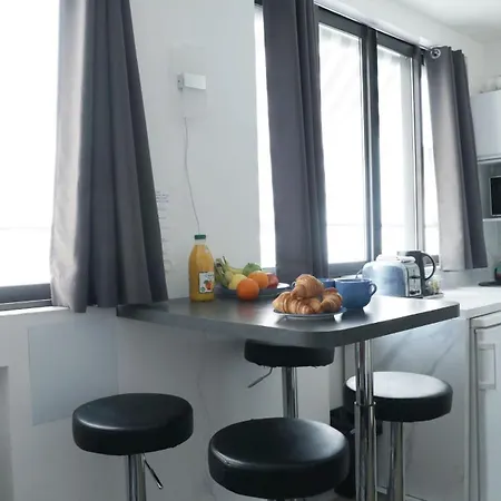 Trocadero Square Flat