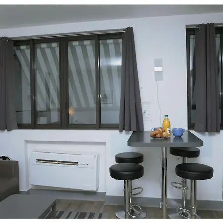 Lägenhet Trocadero Square Flat