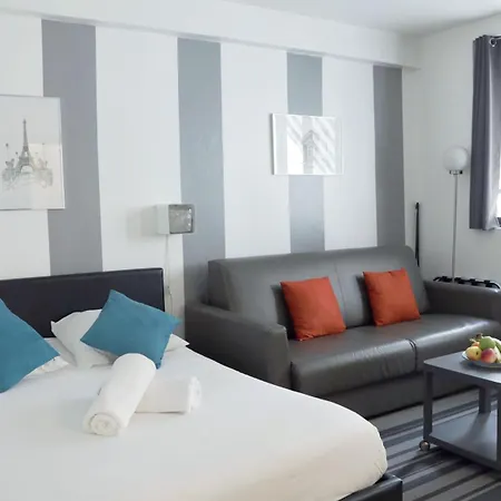 Trocadero Square Flat